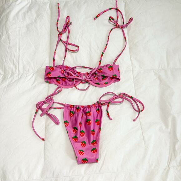 Strawberry Milk Mob Fragola Bikini Set Pink Strawberry Print EUC XS - Picture 4 of 7